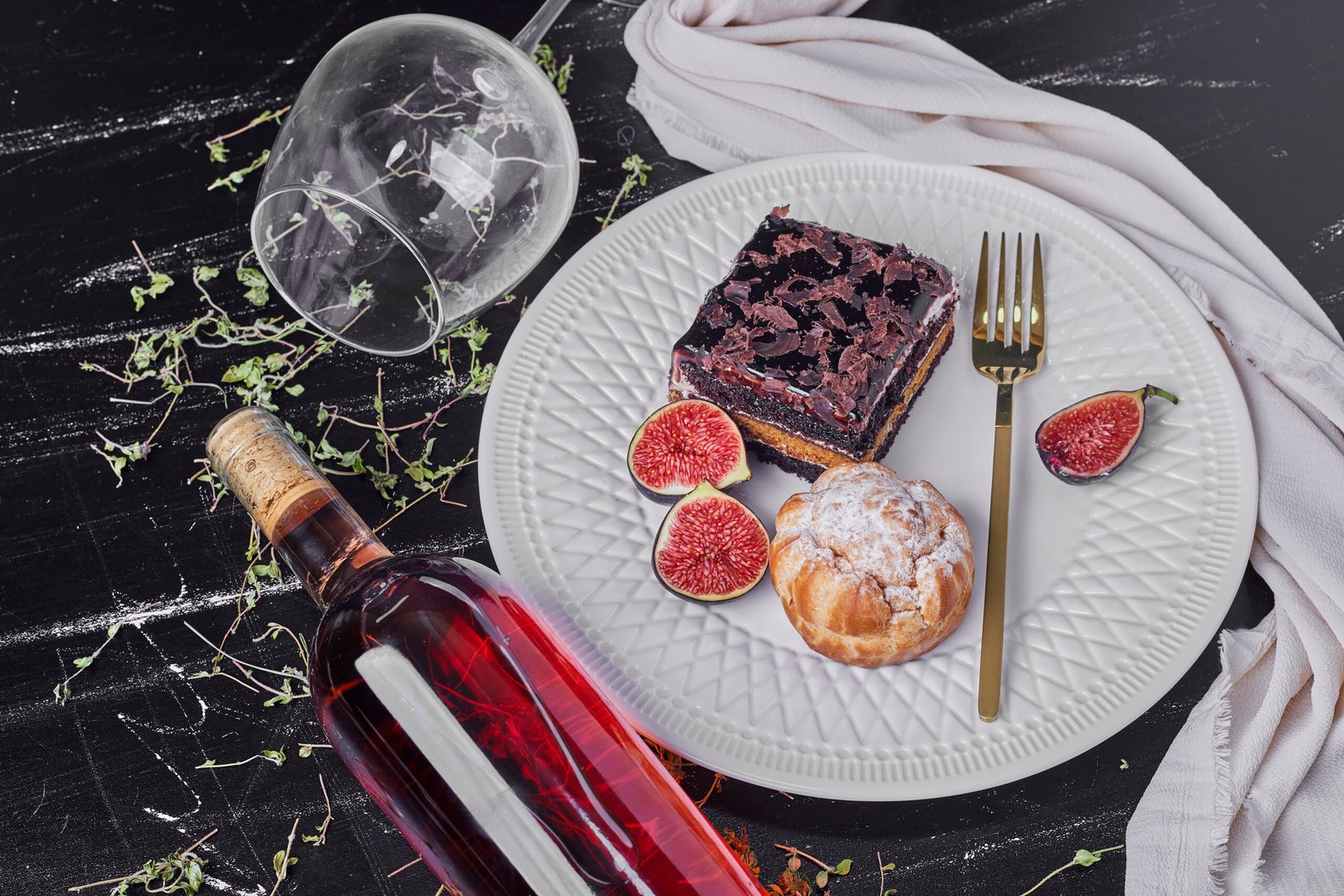 The Ultimate Guide to Dessert Wine: A Sip of Sweetness